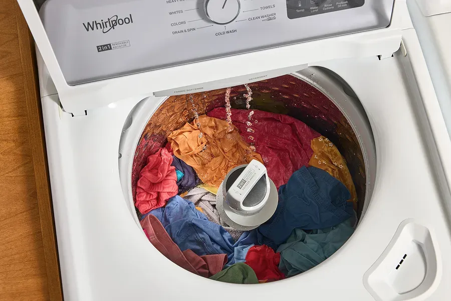 WTW4107SW Whirlpool Top Load Washer: 2-in-1 Agitator action and water level during the wash cycle.